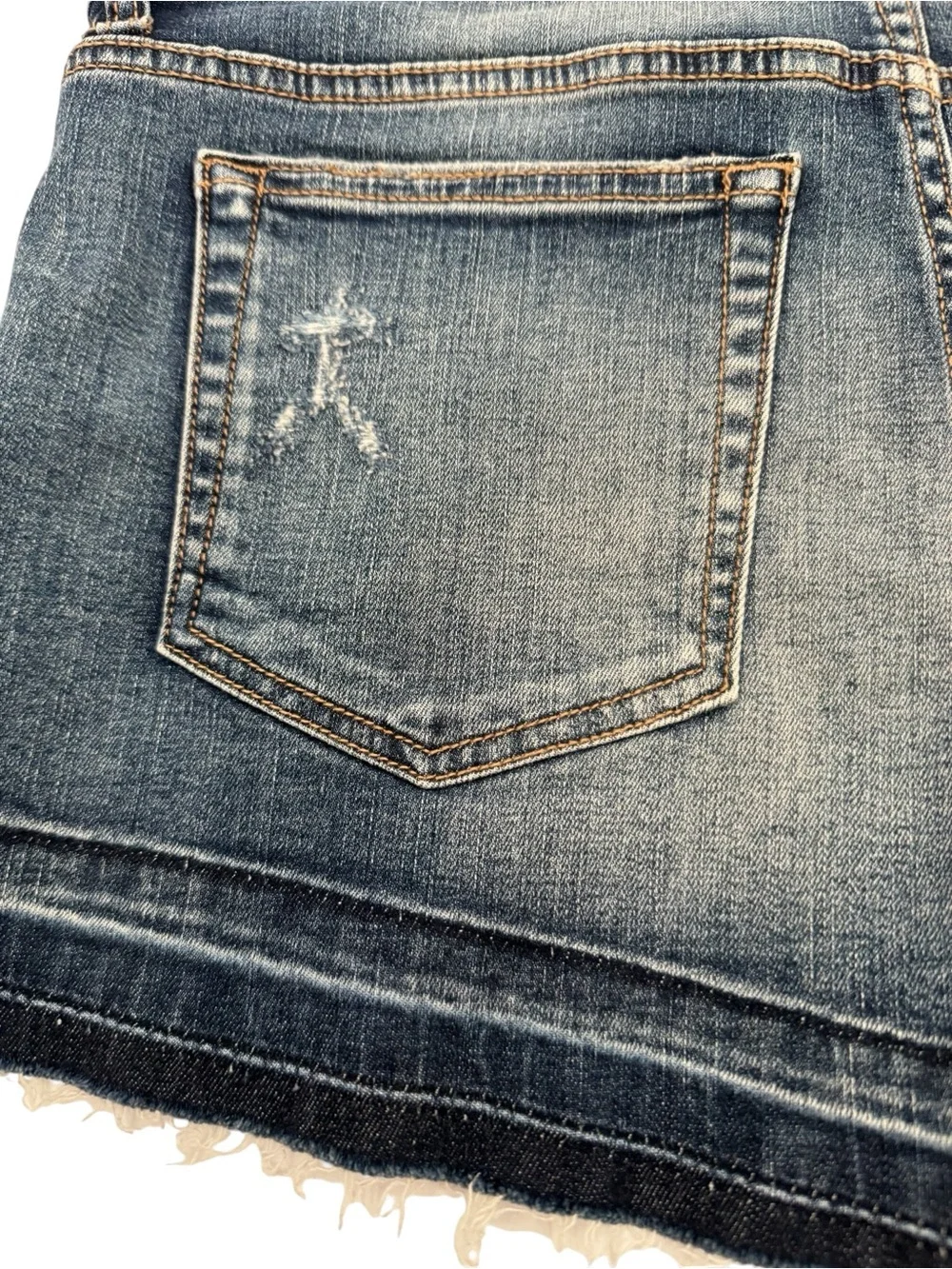 Sneak Peak Cut Off Distressed Mid Rise 9.5